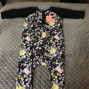 RAGS to RACHES 3/4T Long sleeved, black w/flowers